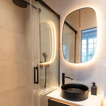 아파트 Elegant Marais 1br Overlooking A Private Garden *