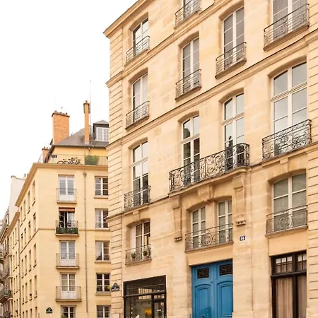 Elegant Marais 1br Overlooking A Private Garden 파리